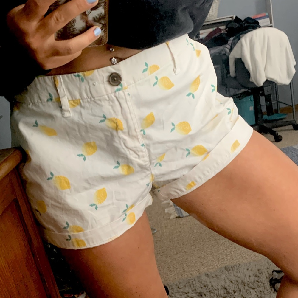 Old navy lemon shorts